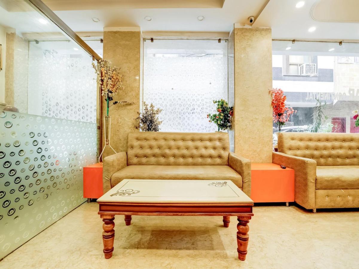 Oyo 75948 Hotel Tushar Continental New Delhi Extérieur photo
