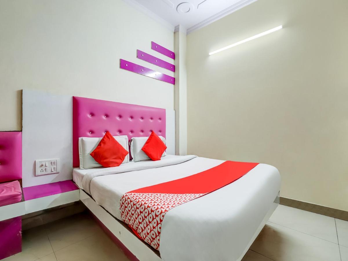 Oyo 75948 Hotel Tushar Continental New Delhi Extérieur photo