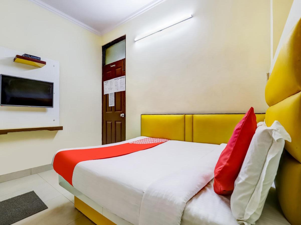 Oyo 75948 Hotel Tushar Continental New Delhi Extérieur photo