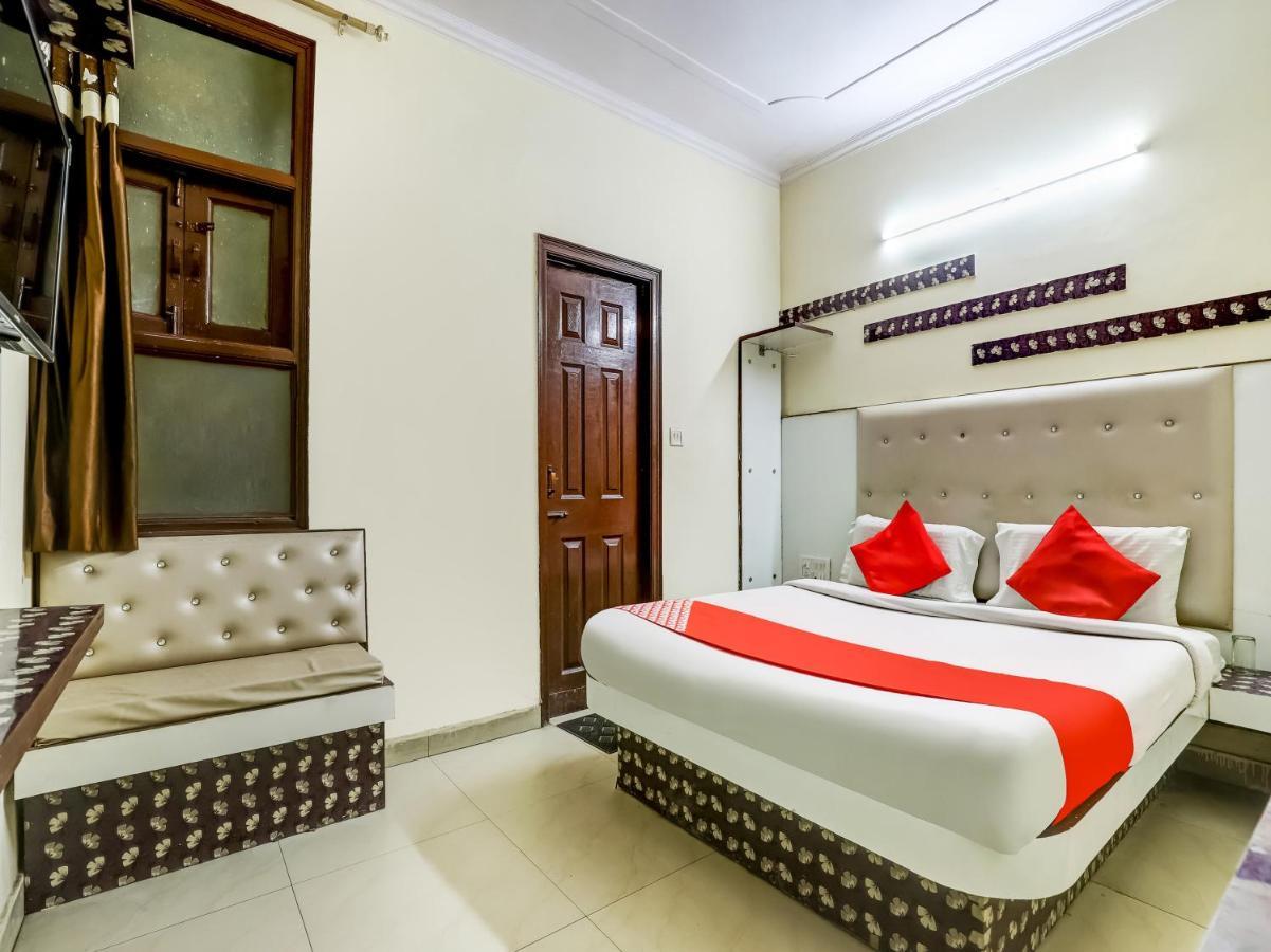 Oyo 75948 Hotel Tushar Continental New Delhi Extérieur photo