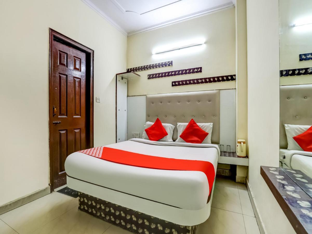 Oyo 75948 Hotel Tushar Continental New Delhi Extérieur photo